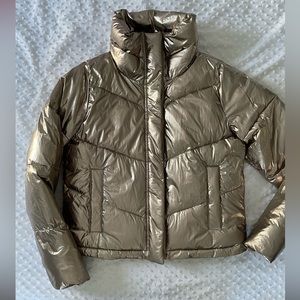 Abercrombie & Fitch gold metallic women’s puffer jacket size m. Like New!